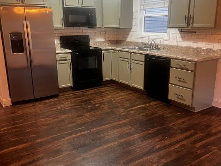 829 Shelton Cir — Photo 5