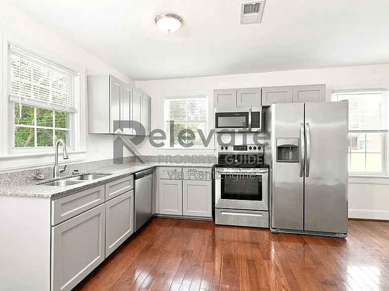 400 Dupuy Ave — Photo 2