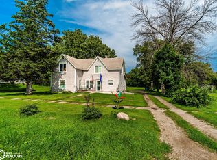 406 4th St, Garwin, IA 50632