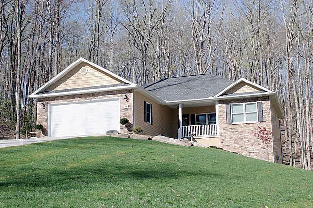 1st image of 12 Lynhurst Cir