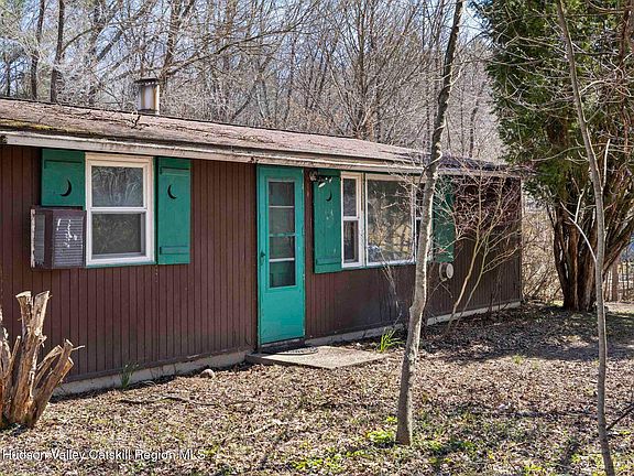 2nd image of 113 Meadow Court