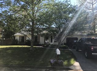 121 Raintree Cir, Jacksonville, NC 28540