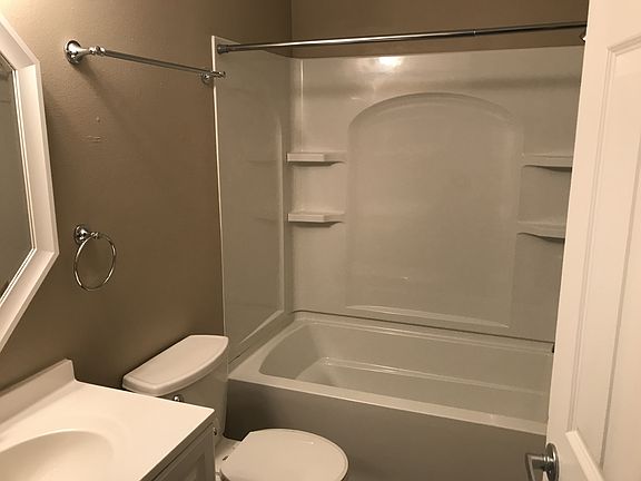 5th image of 233 NE Damson Pl APT 3
