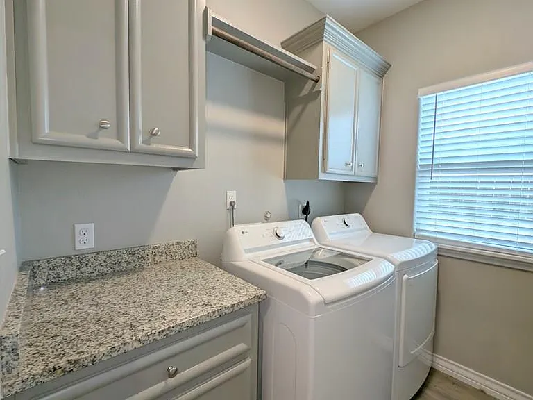 2602 Martell St — Photo 20