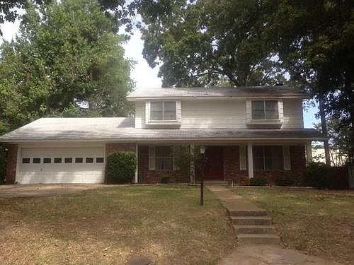 1st image of 11 Woodcliff Dr