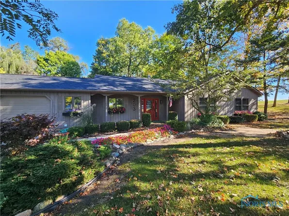 203 Misty Ln, Montpelier, OH 43543
