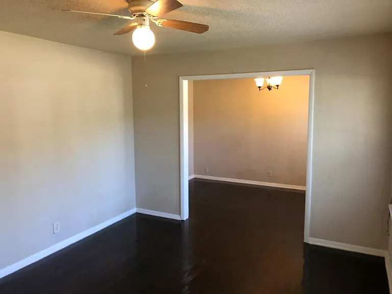 1032 N Braden Ave — Photo 5