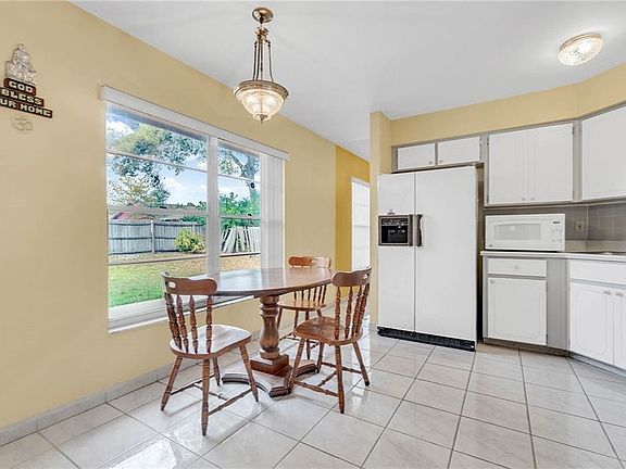 4th image of 2715 Mint Dr