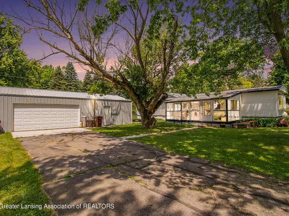 1236 W Fitchburg Rd, Leslie, MI 49251
