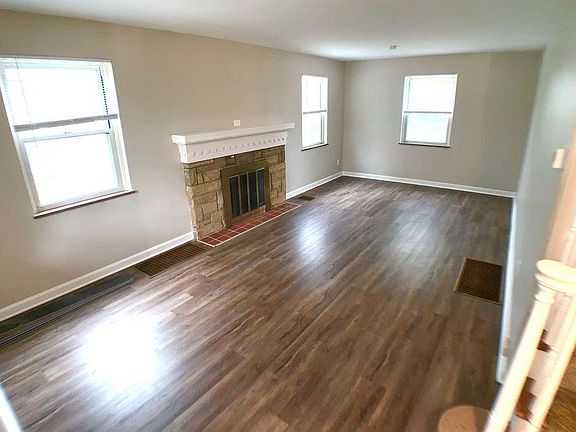2nd image of 3055 Coral Park Dr