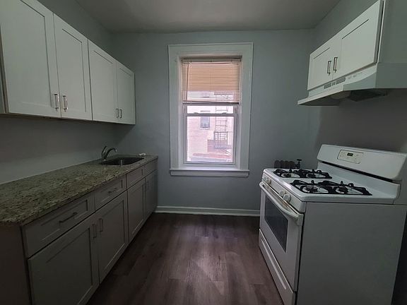 2nd image of 62 S Munn Ave #103