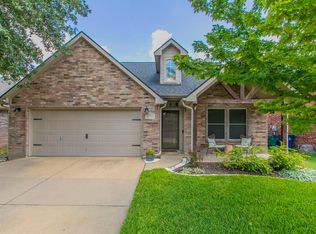 1630 Hillside Dr, Waxahachie, TX 75165