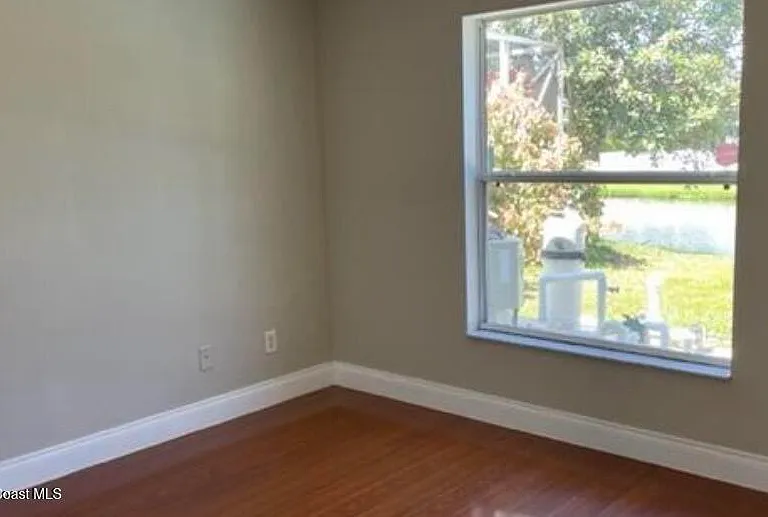 1070 Hollister Dr — Photo 9