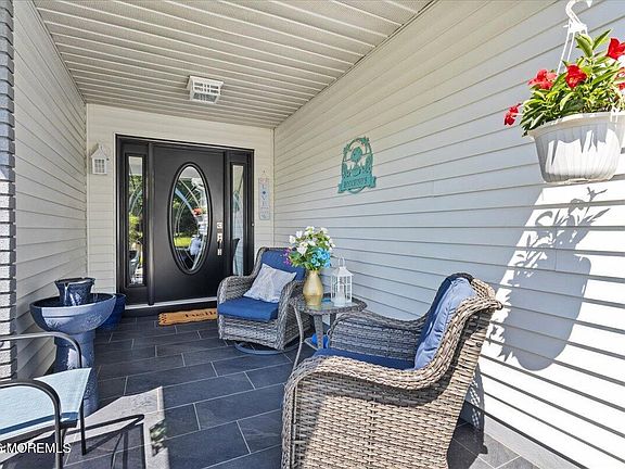 2nd image of 1719 Buttonwood Avenue