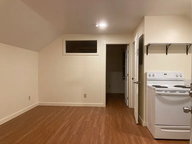 18 Garfield Ave — Photo 4