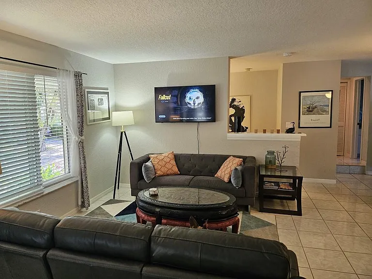 7945 SW 199th Ter — Photo 9