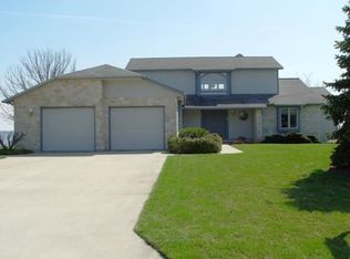 208 Mariners Point Dr, Celina, OH 45822