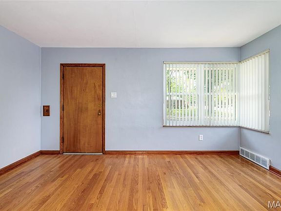 4th image of 5907 Jamieson Ave #5909