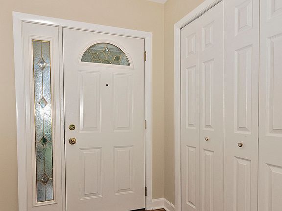 2nd image of 937 Woodland Dr