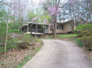 82 Village Rd, Franklin, NC 28734