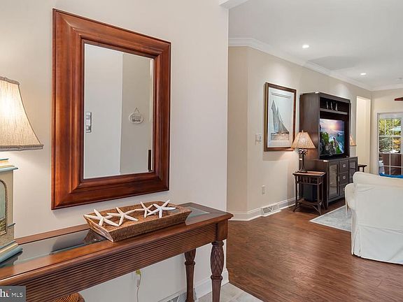 3rd image of 20395 Mallory Square Cir #61
