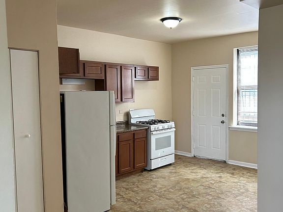 3rd image of 1451 S Avers Ave APT 3A