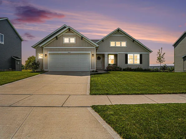 5860 Crossmoor St SE, Caledonia, MI 49316