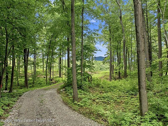 3rd image of 3 Arrowhead Ridge Road