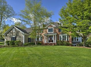 33 Ridgeview Dr, Basking Ridge, NJ 07920