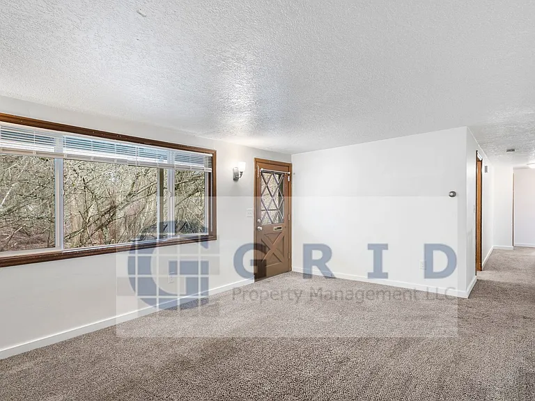 3213 SW Marigold St — Photo 2
