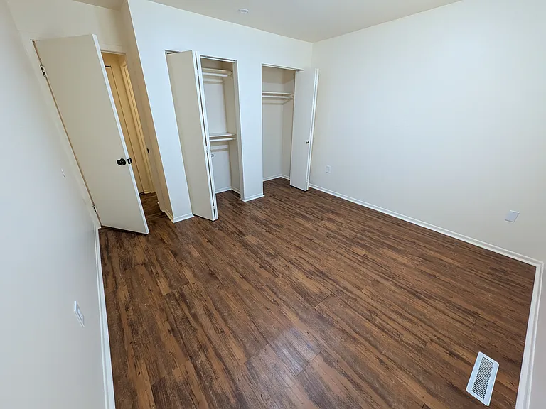 211 N Maxwell St — Photo 9