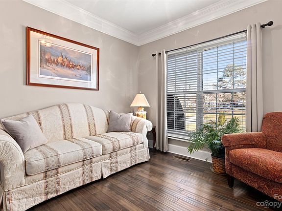 5th image of 131 Harborcrest Ln