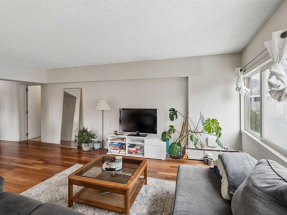5th image of 1209 E 6th St SW #505
