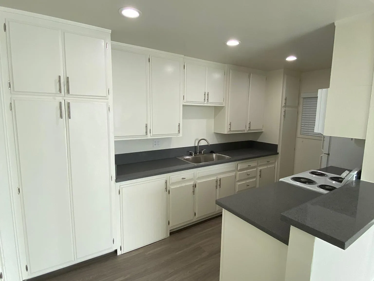 1 bed, $2,350 — Photo 4