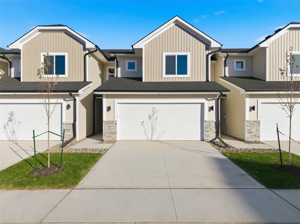 6929 Poppy Ct, Johnston, IA 50131