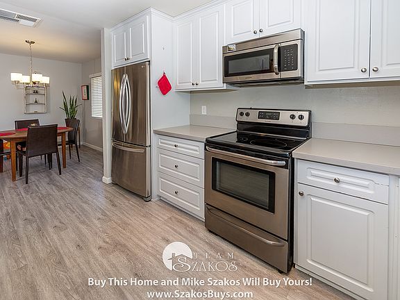 3rd image of 2662 La Paloma Cir