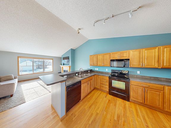 3rd image of 1017 Abbey Rd