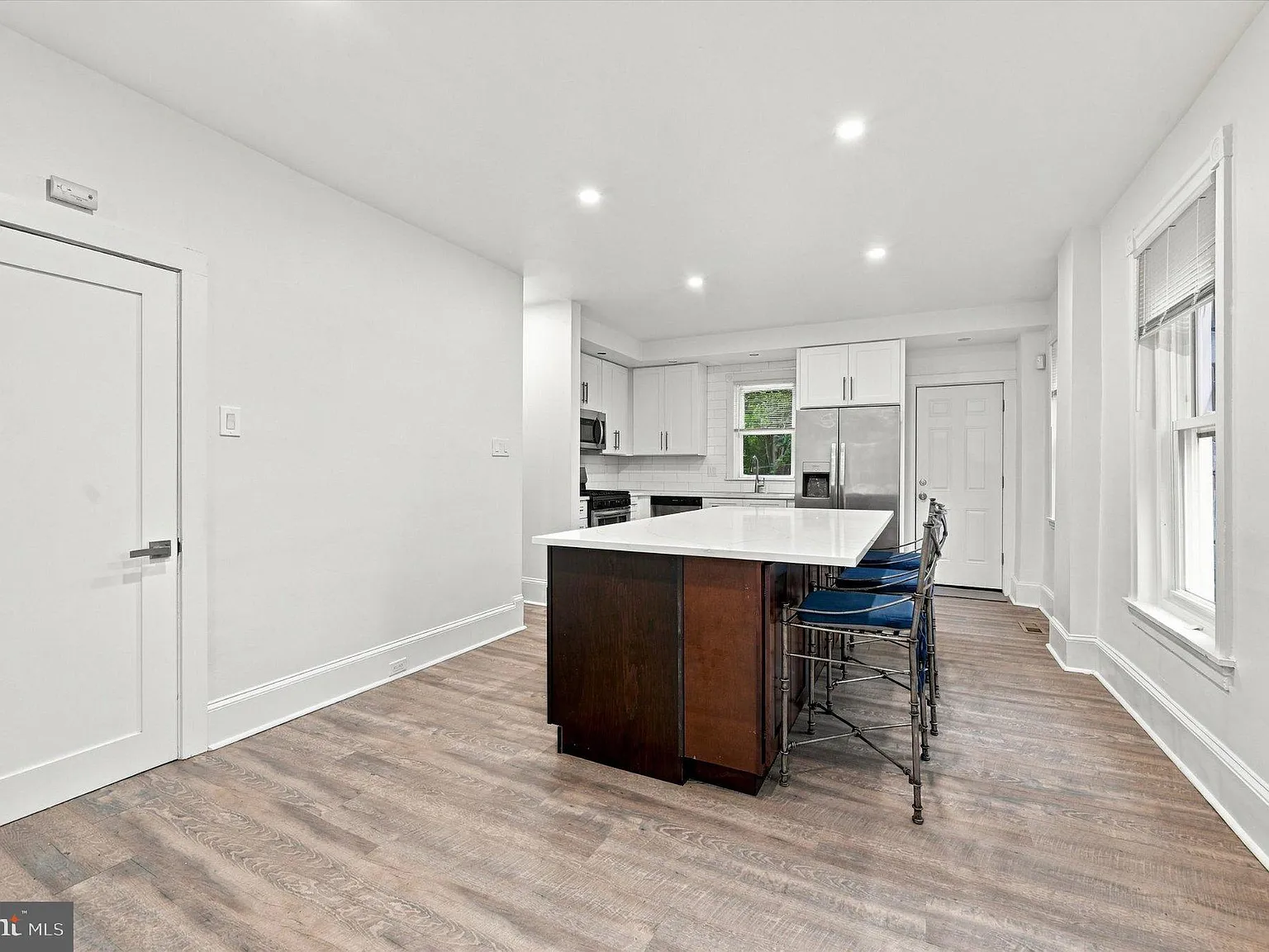 5 bed, 1.5 bath, 2088 sqft, $2,750 — Photo 3