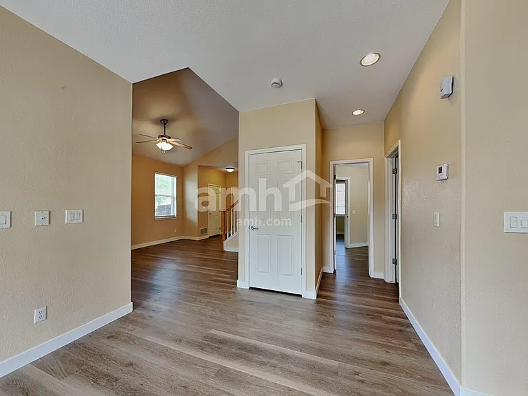 9742 Jasper Dr — Photo 8