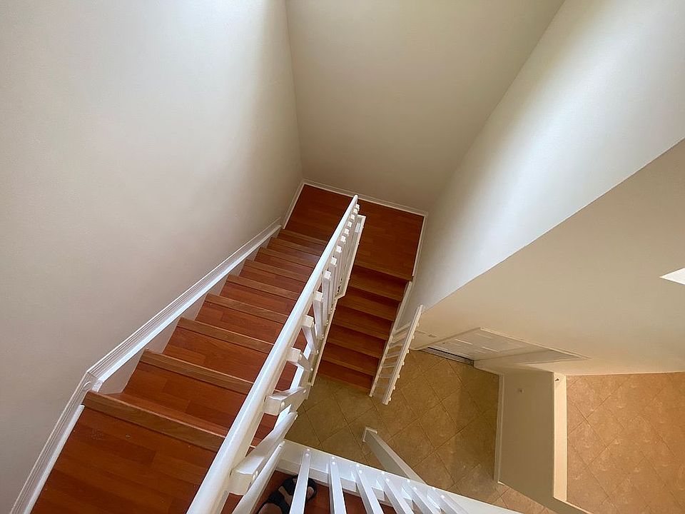 1st image of 8878 SW 211th Ln