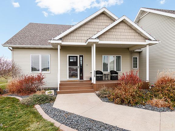 2nd image of 636 Prescott Ln