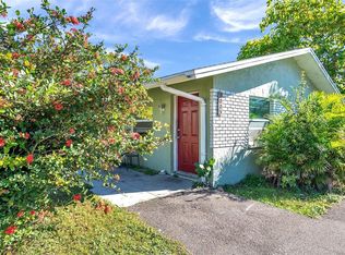 1005 Lake Palms Dr, Largo, FL 33771