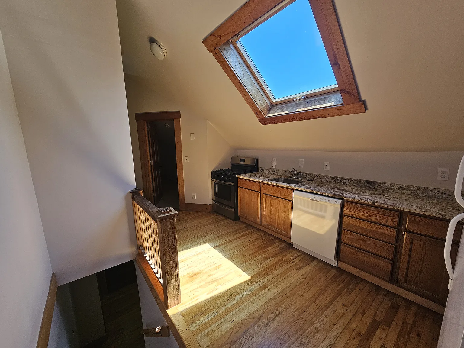 2 bed, $1,650 — Photo 3