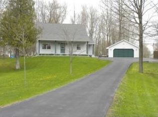 5784 Oak Orchard Rd, Abrams, WI 54101
