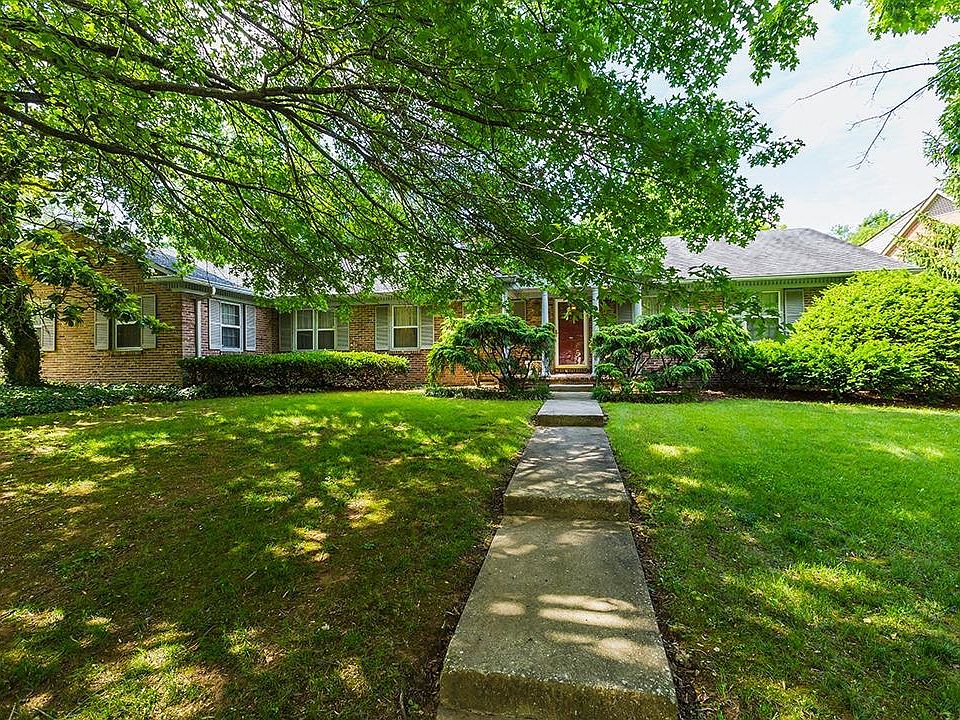 1st image of 2072 Lakeside Dr