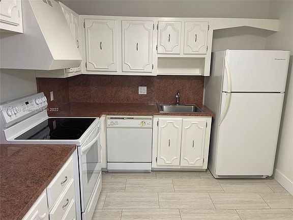 3rd image of 2851 NE 183rd St APT 110E