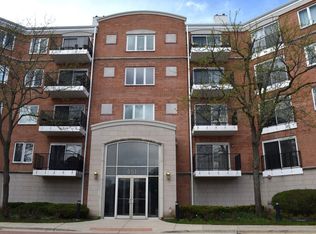 451 Town Place Cir APT 307, Buffalo Grove, IL 60089