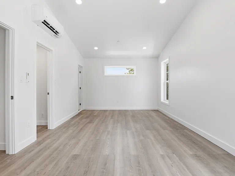 1425 Hallie St — Photo 8