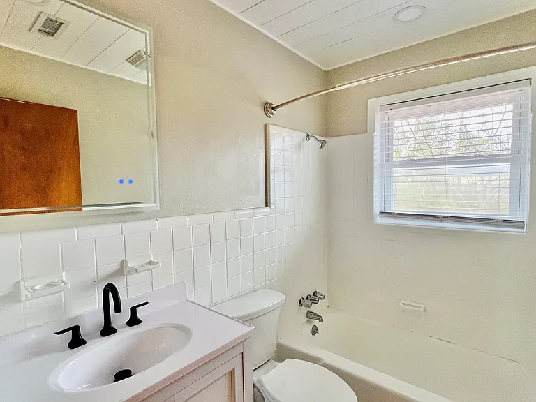 225 Lowe Dr #1 — Photo 19
