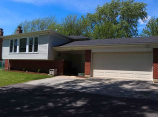 412 Rockhurst Rd, Bolingbrook, IL 60440